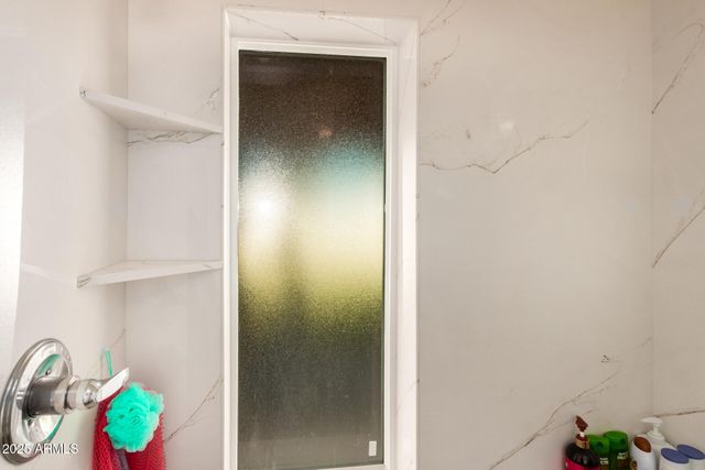 2202 E HAMPTON Avenue, Mesa, AZ 85204