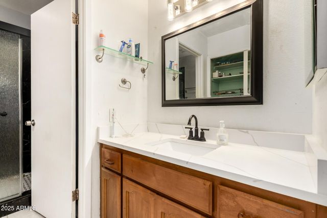 2202 E HAMPTON Avenue, Mesa, AZ 85204