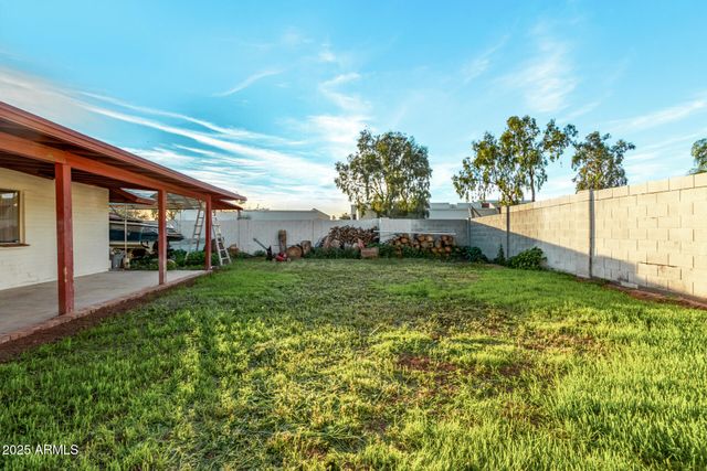 2202 E HAMPTON Avenue, Mesa, AZ 85204