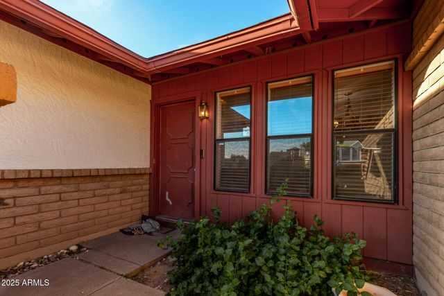 2202 E HAMPTON Avenue, Mesa, AZ 85204