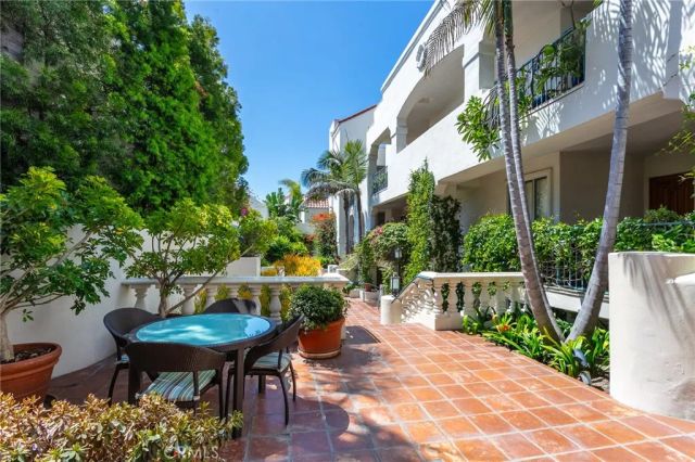 15500 W Sunset 301, Pacific Palisades, CA 90272