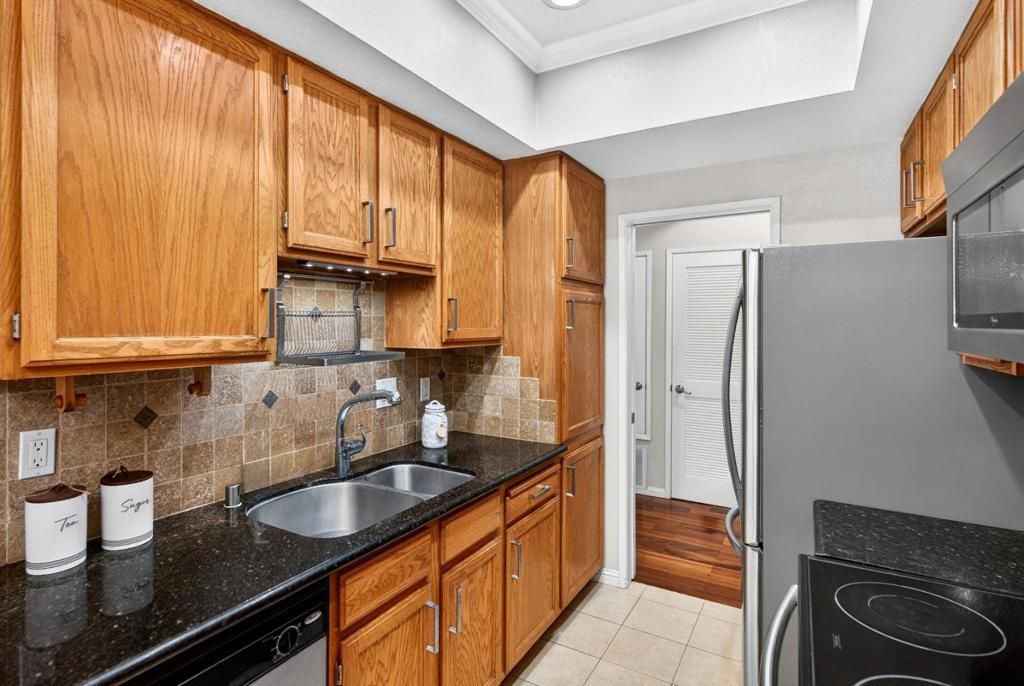 Image 5 of property listing at 22330 Homestead Road 214, Cupertino, CA 95014