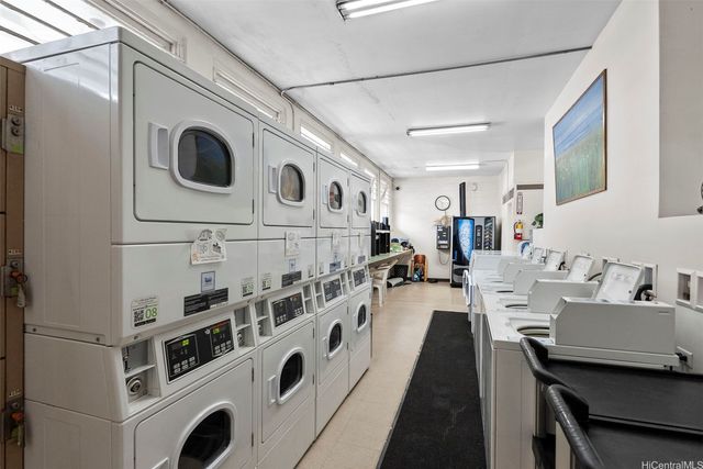 445 Kaiolu Street 704, Honolulu, HI 96815