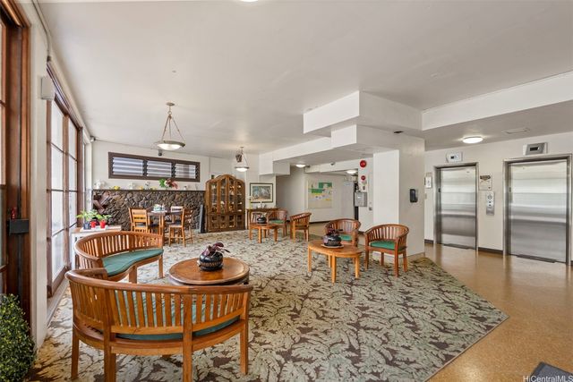 445 Kaiolu Street 704, Honolulu, HI 96815
