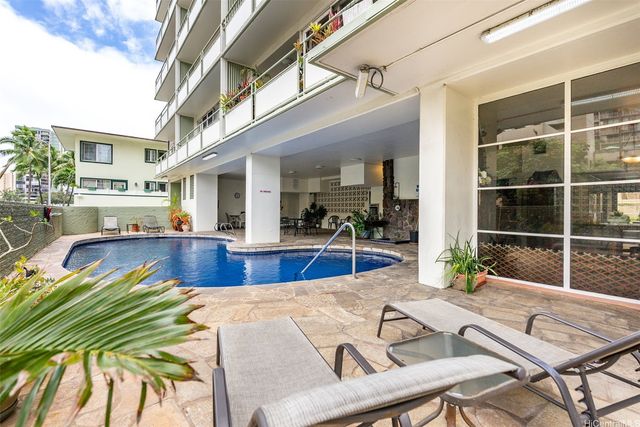 445 Kaiolu Street 704, Honolulu, HI 96815