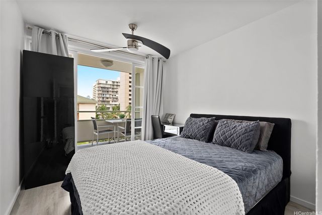 445 Kaiolu Street 704, Honolulu, HI 96815