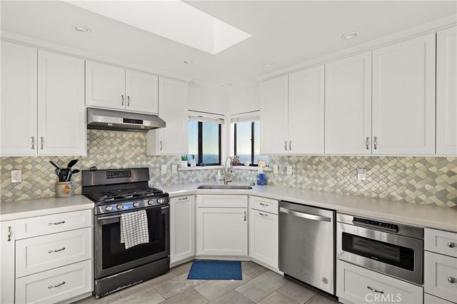 1833 Ogden Drive, Cambria, CA 93428