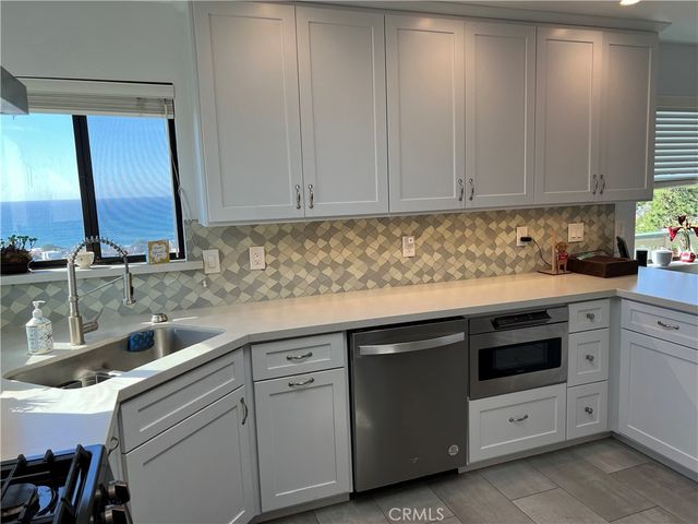 1833 Ogden Drive, Cambria, CA 93428