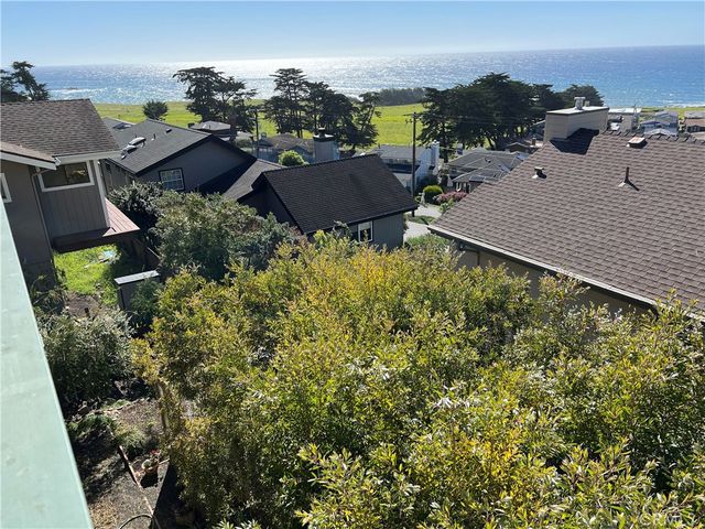 1833 Ogden Drive, Cambria, CA 93428