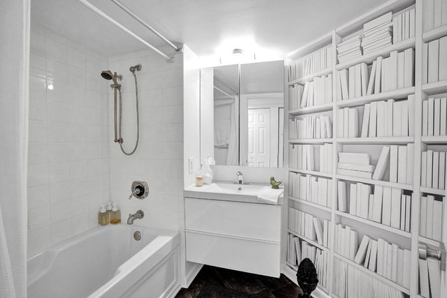 520 SE 5th Avenue 2211, Fort Lauderdale, FL 33301