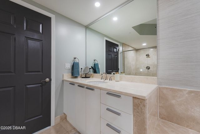 241 Riverside Dr Unit 106, Holly Hill, FL 32117