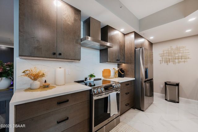 241 Riverside Dr Unit 106, Holly Hill, FL 32117