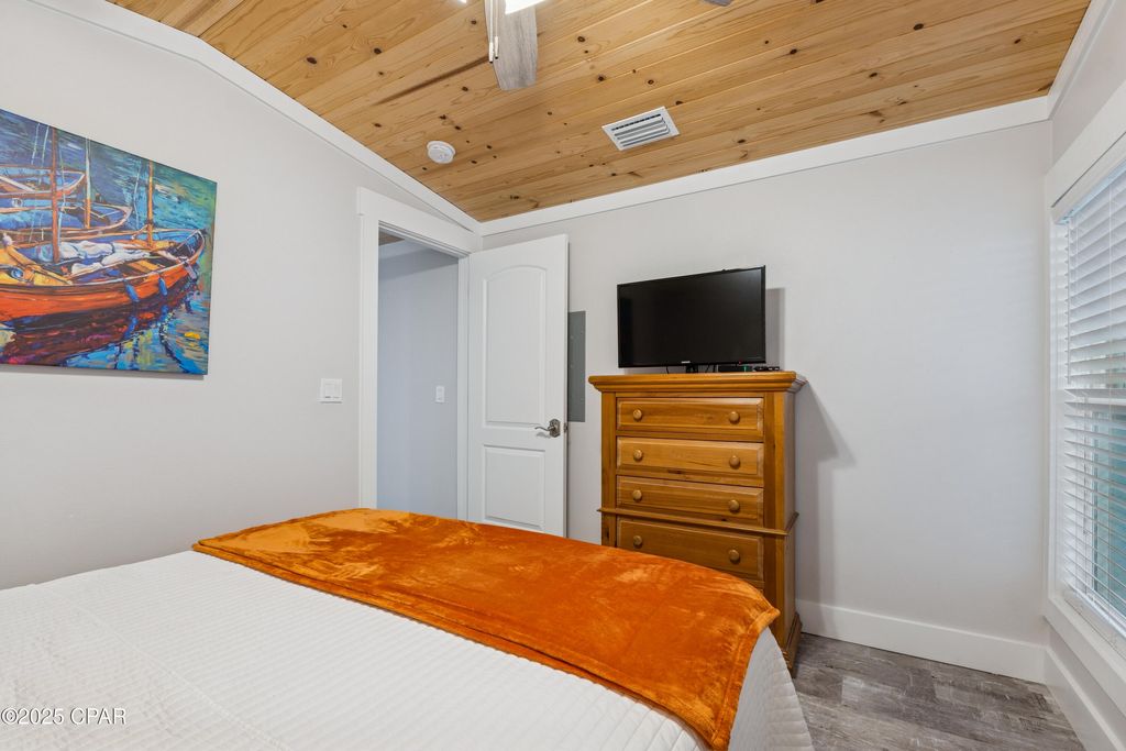 Image 15 of property listing at 608 Seabreeze Drive, Panama City Beach, FL 32408