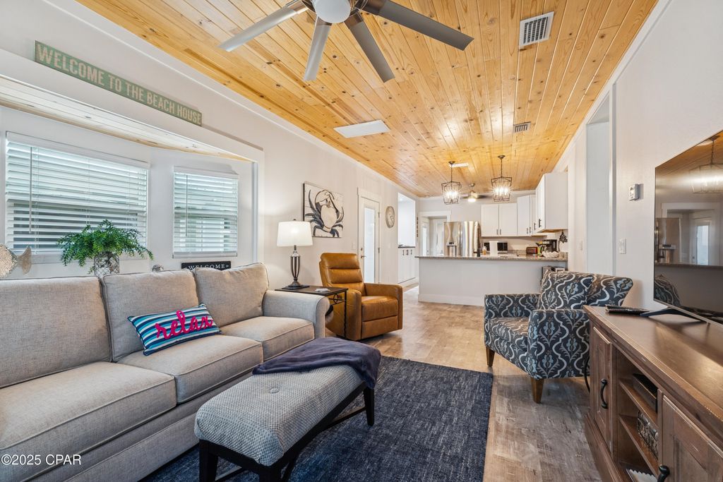 Image 5 of property listing at 608 Seabreeze Drive, Panama City Beach, FL 32408