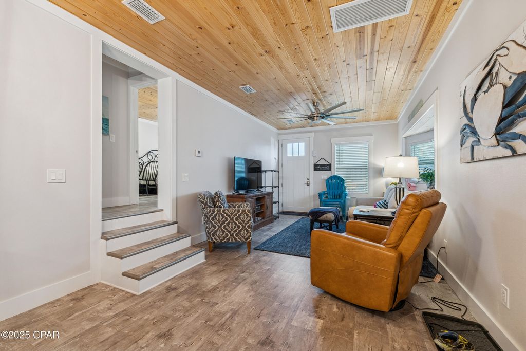 Image 7 of property listing at 608 Seabreeze Drive, Panama City Beach, FL 32408