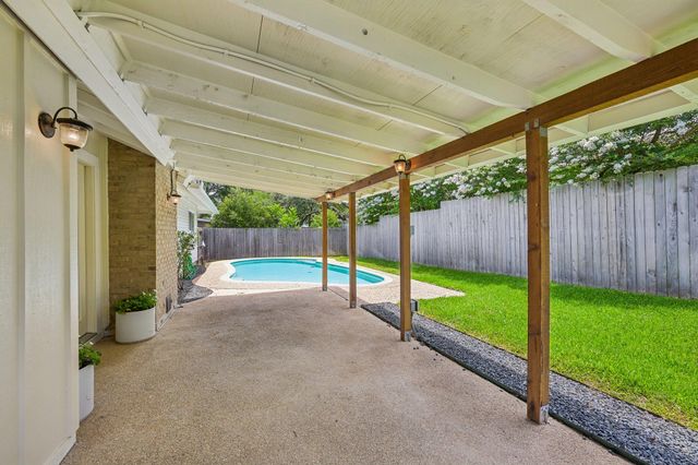 2717 Charlesworth DR, Austin, TX 78745
