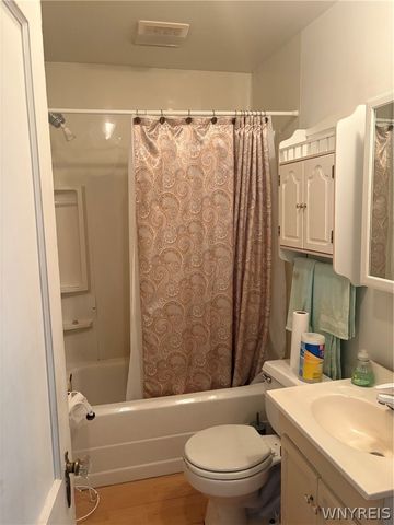 6910 West Britton Drive, Niagara, NY 14305