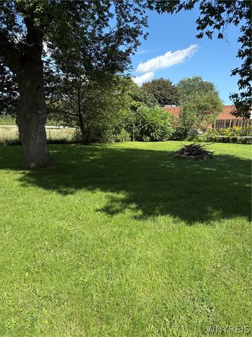 6910 West Britton Drive, Niagara, NY 14305