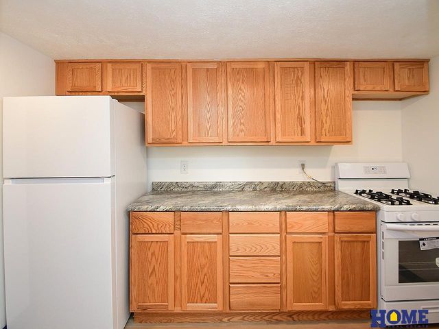 901 S 24th Street, Lincoln, NE 68510