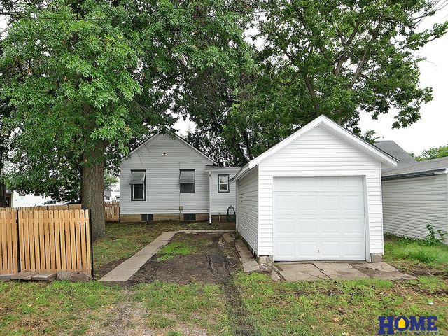 901 S 24th Street, Lincoln, NE 68510