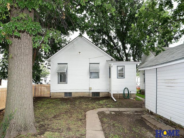 901 S 24th Street, Lincoln, NE 68510