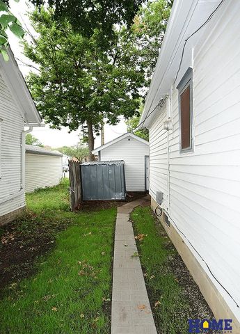 901 S 24th Street, Lincoln, NE 68510