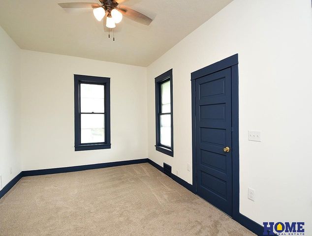 901 S 24th Street, Lincoln, NE 68510