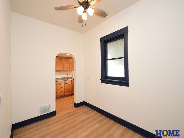 901 S 24th Street, Lincoln, NE 68510