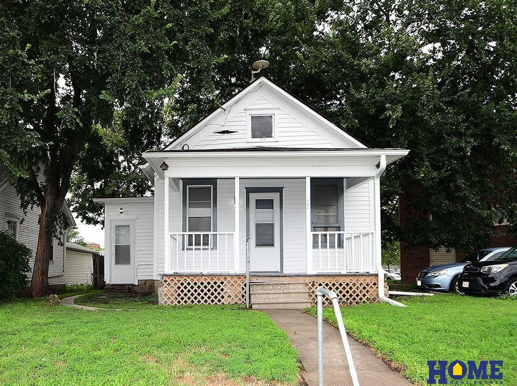 901 S 24th Street, Lincoln, NE 68510