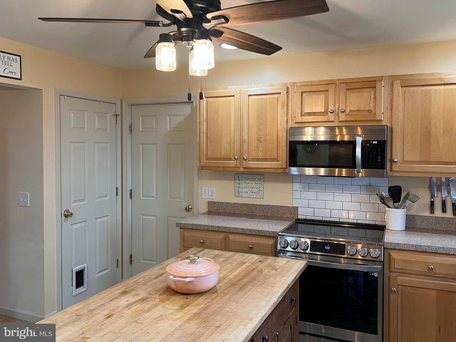 210 W WALNUT ST, Marietta, PA 17547
