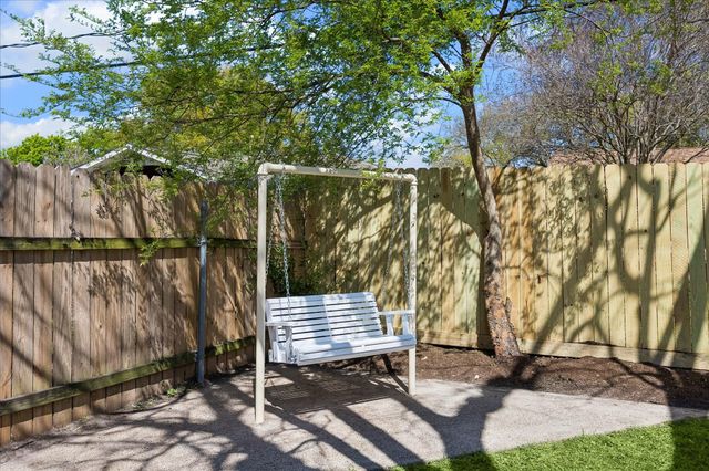 5718 Viking Drive, Houston, TX 77092