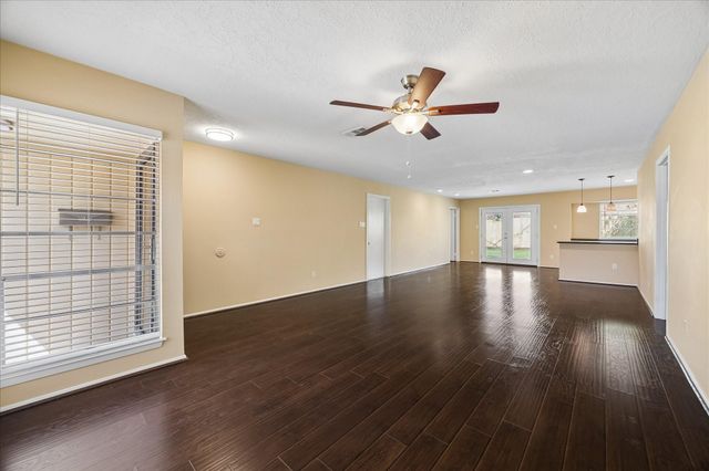 5718 Viking Drive, Houston, TX 77092