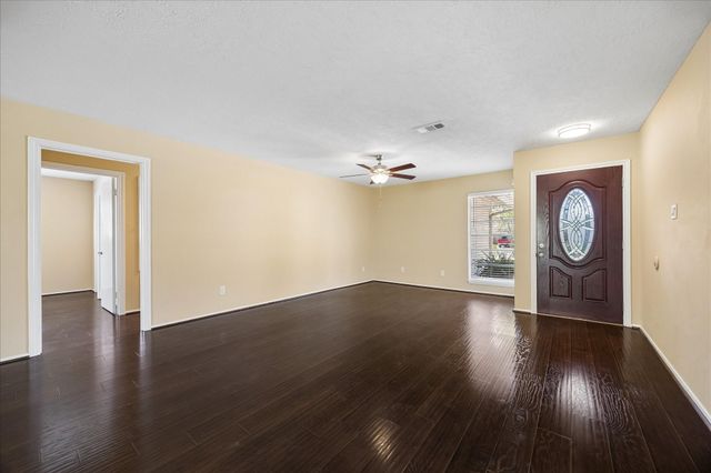 5718 Viking Drive, Houston, TX 77092