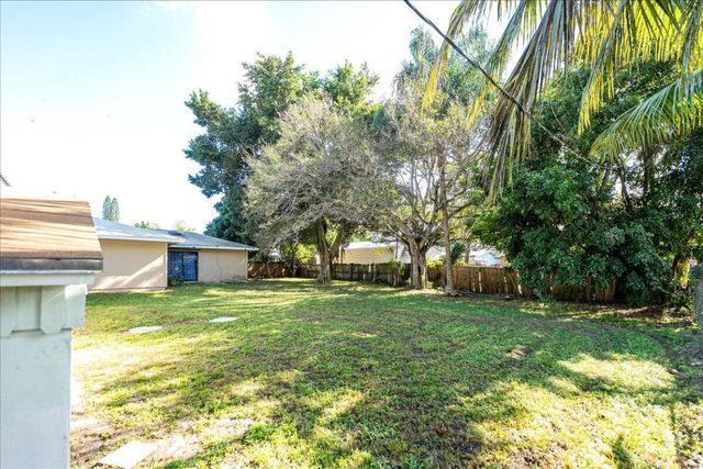 1813 Edgevale Road, Fort Pierce, FL 34982
