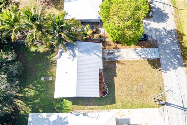 1813 Edgevale Road, Fort Pierce, FL 34982