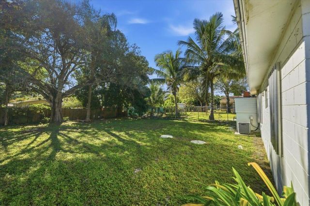 1813 Edgevale Road, Fort Pierce, FL 34982