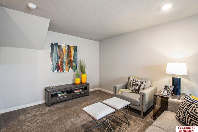 10551 Portage Drive, Papillion, NE 68046