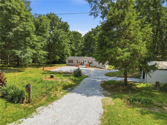 1203 Lanier Road, Pendergrass, GA 30567