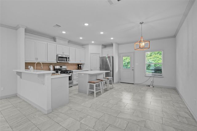 46 Nelson Court, Jones Creek, TX 77541
