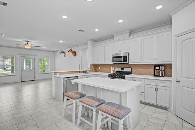 46 Nelson Court, Jones Creek, TX 77541
