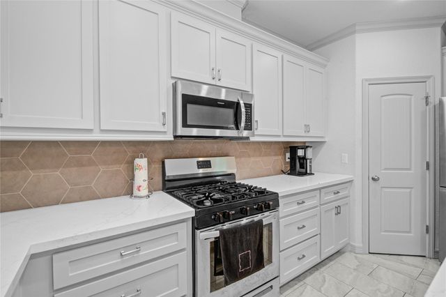 46 Nelson Court, Jones Creek, TX 77541