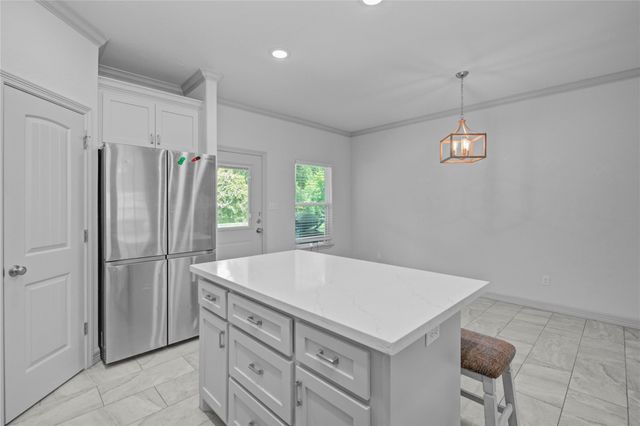 46 Nelson Court, Jones Creek, TX 77541