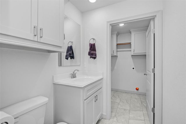 46 Nelson Court, Jones Creek, TX 77541