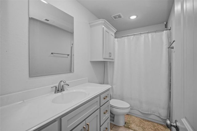 46 Nelson Court, Jones Creek, TX 77541