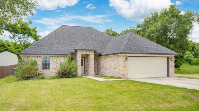 46 Nelson Court, Jones Creek, TX 77541