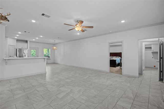 46 Nelson Court, Jones Creek, TX 77541