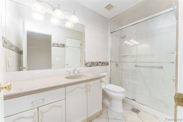 469 Winwood Circle 121, Walled Lake, MI 48390