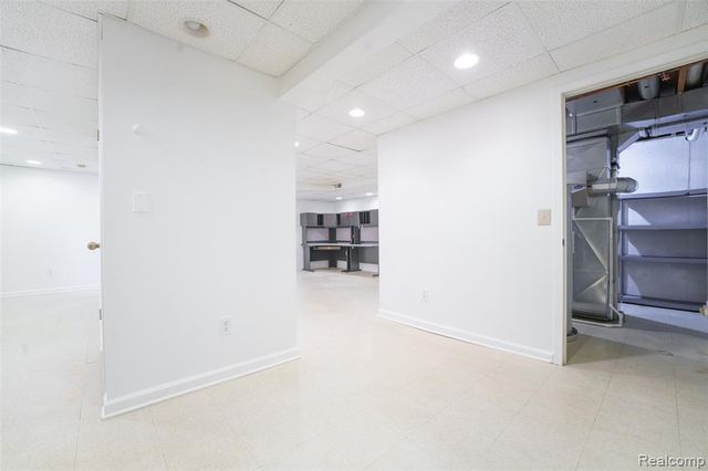 469 Winwood Circle 121, Walled Lake, MI 48390