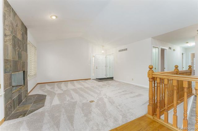 469 Winwood Circle 121, Walled Lake, MI 48390