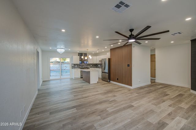 5613 N 63RD Drive, Glendale, AZ 85301
